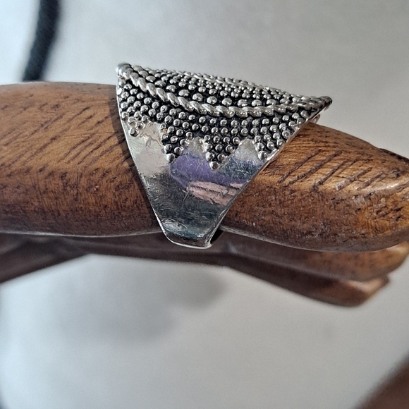 Premier Designs Size 6.5 Chevie Antiqued Silver Plated Ring, Retired - Picture 3 of 6